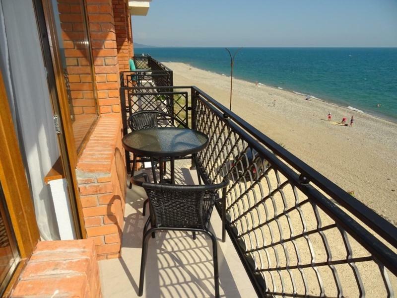 Leon Beach Hotel New Athos المظهر الخارجي الصورة